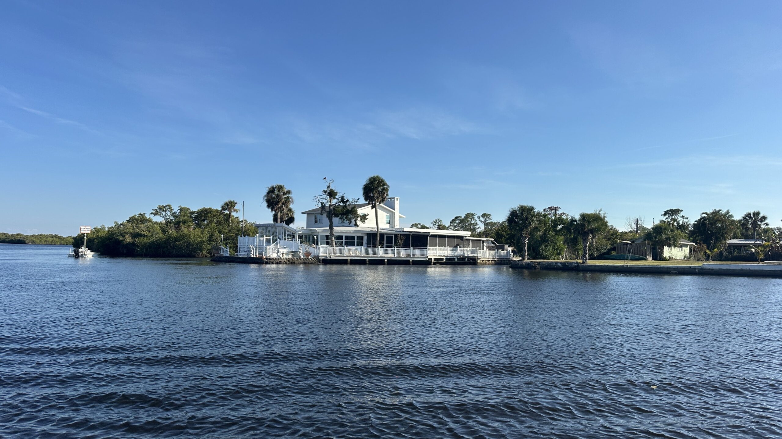 Myakka River. White Home, Boat Tour & Trip, Florida Gulf Discovery LLC