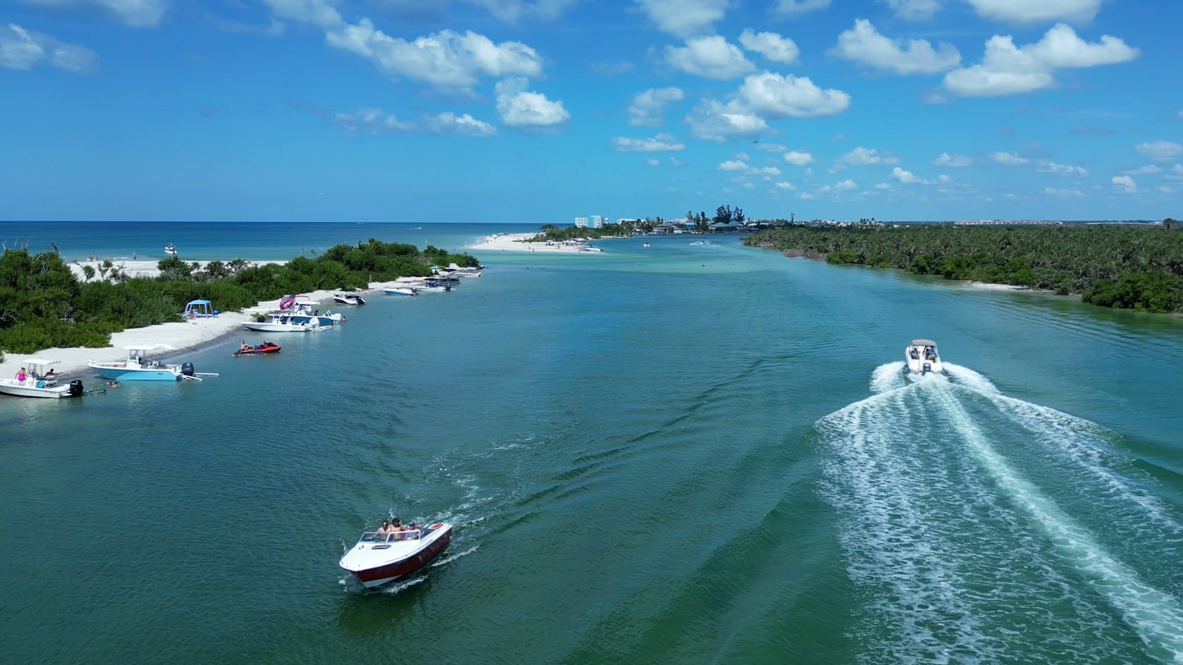 Boat cruising through Milton Pass and Ski Alley near Stump Pass Beach State Park in Southwest Florida